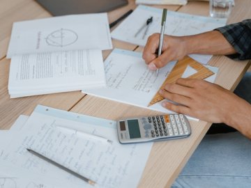 外貿(mào)企業(yè)必備：代理進(jìn)出口服務(wù)類型與核心問題解析