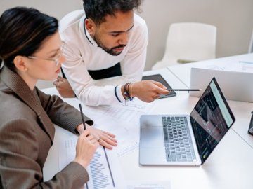 亞馬遜將向中國(guó)賣(mài)家收取稅務(wù)信息，跨境貿(mào)易如何合規(guī)避險(xiǎn)？